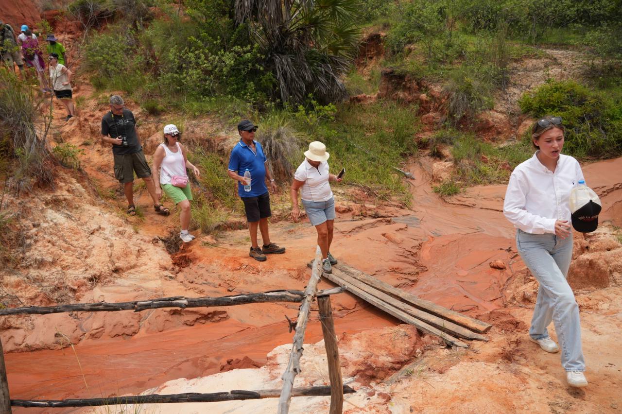 Visite des Tsingy Rouges avec voyageurs